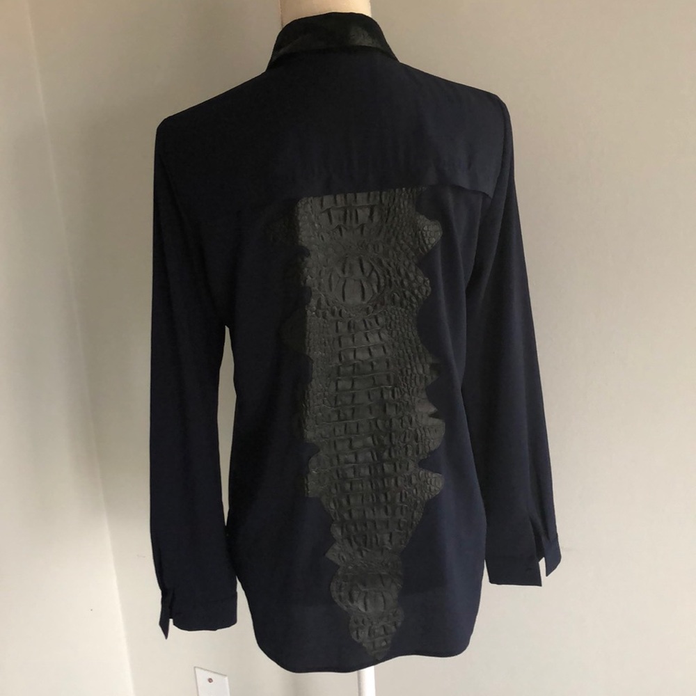 🎉HP🎉Sachin + Babi navy blouse with black suede detail